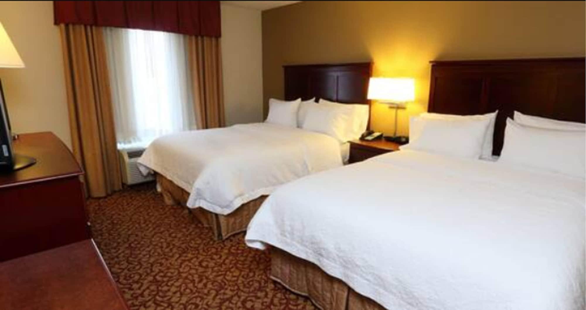 Hampton Inn & Suites Charlottesville At The University Exteriör bild