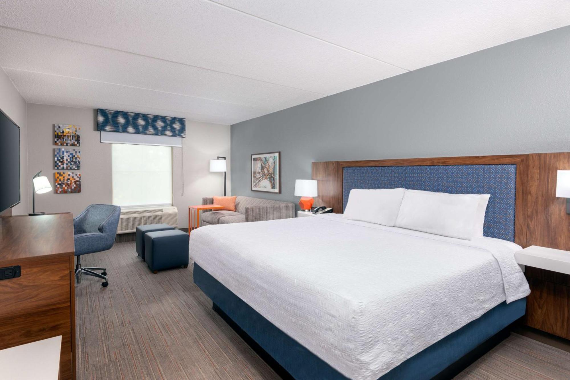 Hampton Inn & Suites Charlottesville At The University Exteriör bild