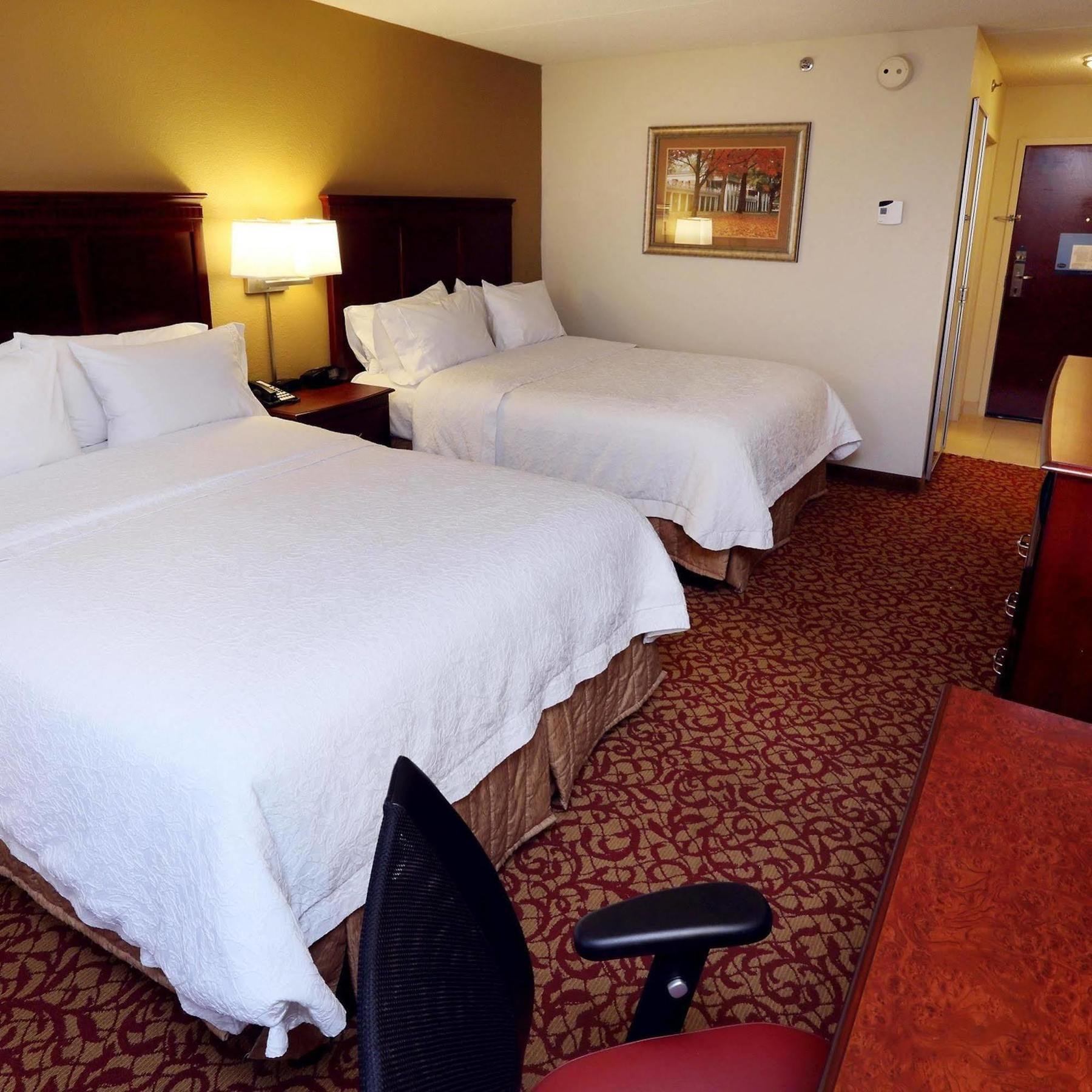 Hampton Inn & Suites Charlottesville At The University Exteriör bild